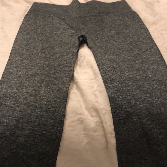 Gymshark Marled Gray Seamless Leggings Size Medium - Picture 5 of 6